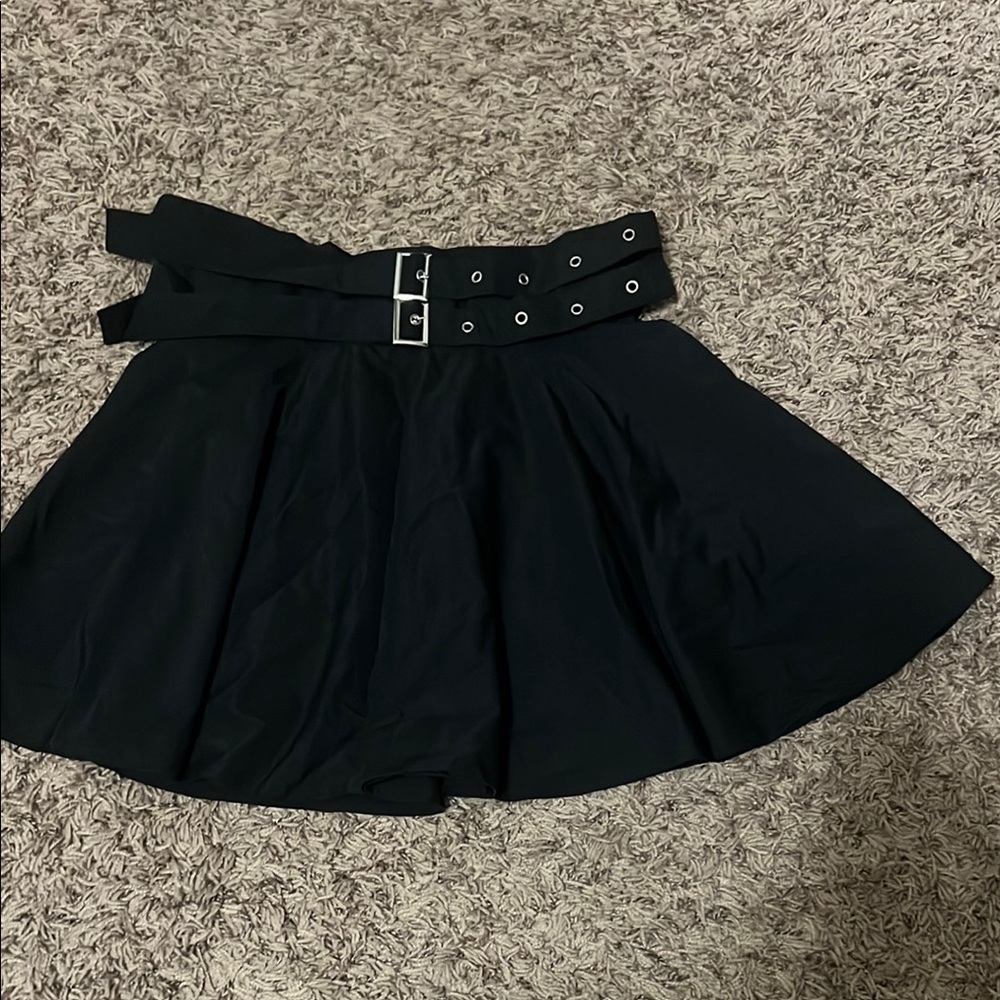 😊ROMWE Black Pleated Skater Mini Skirt